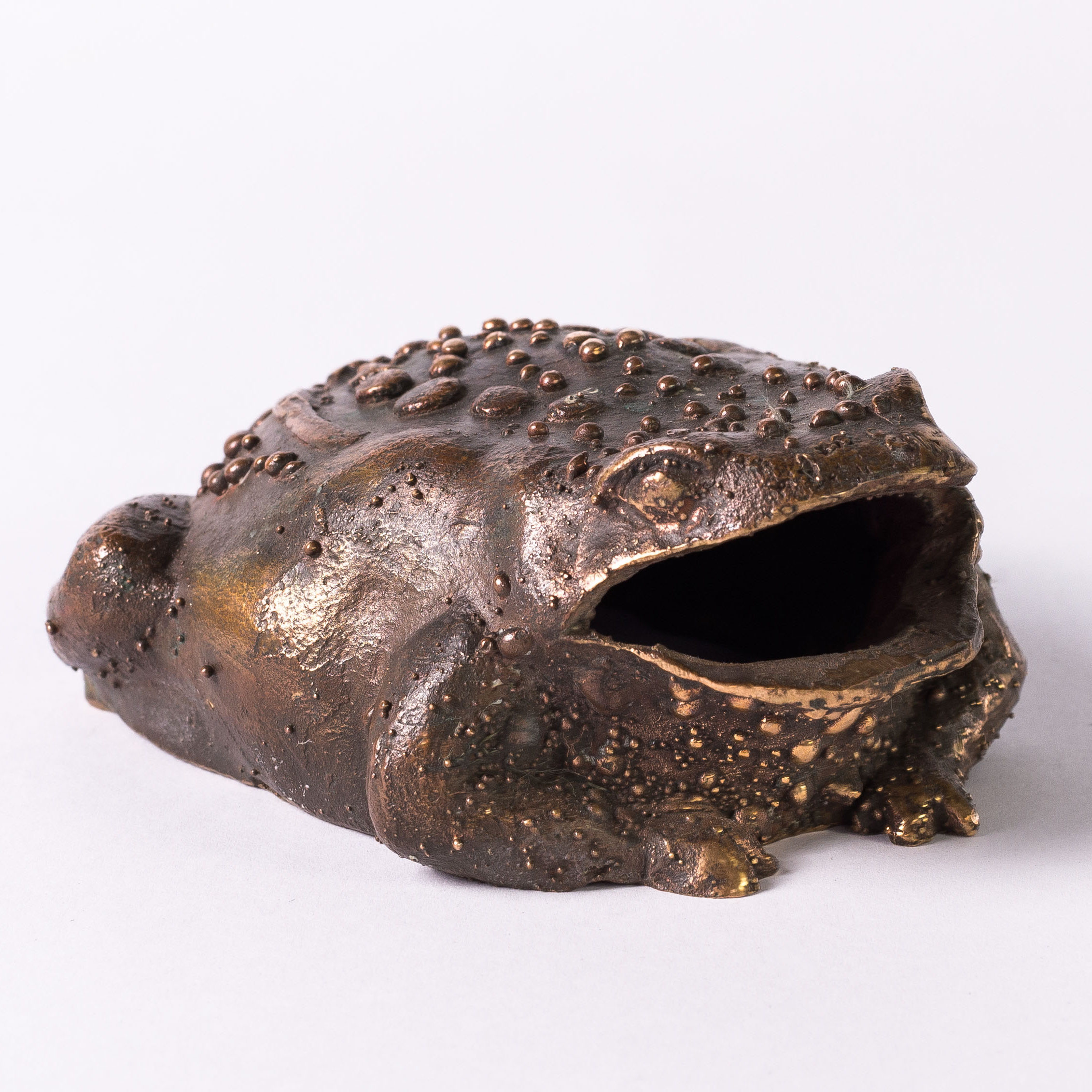 Toad. 8x6x5cm. Bronze